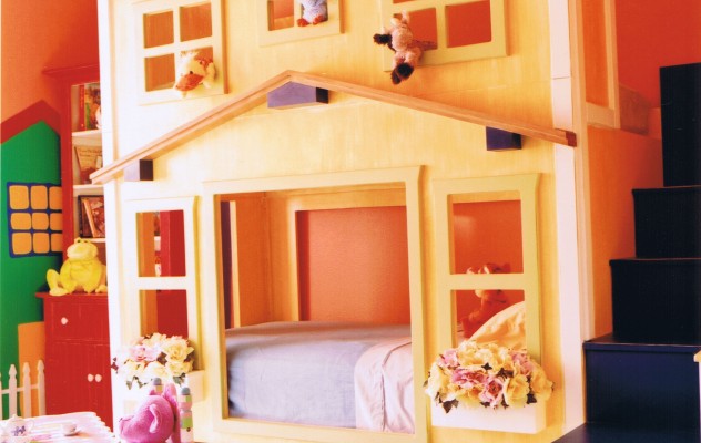 Two-story bunk bed